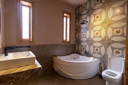 The Sand apartment — Full bathroom 1 in New Mashraba 2nd floor, Egypt — photo 2