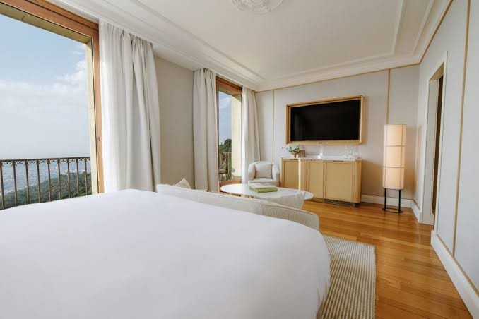 Hotel in Puteaux, France — vacation rental in 5 Rue Roque De Fillol, 92800, Puteaux, France, Egypt — photo 2