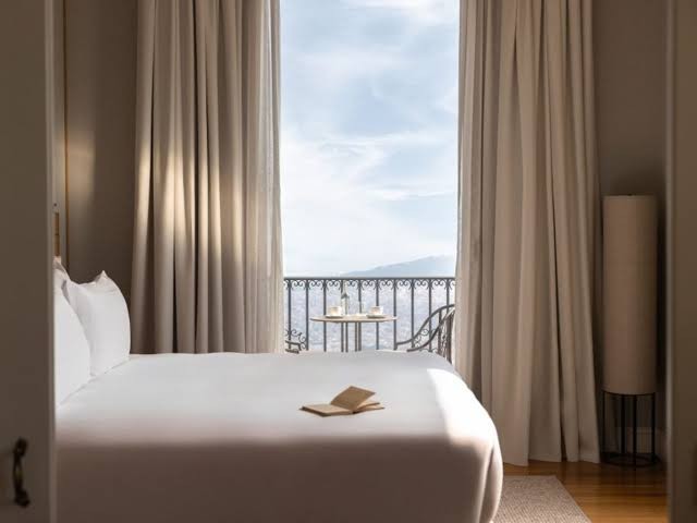 Hotel in Puteaux, France — vacation rental in 5 Rue Roque De Fillol, 92800, Puteaux, France, Egypt — photo 4