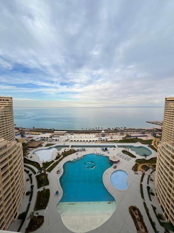 Porto Sokhna Pyramids Sea View Majestic — vacation rental in طريق العين السخنة - الزعفرانة, 43552 Ain Sokhna, Egypt, Egypt — photo 2