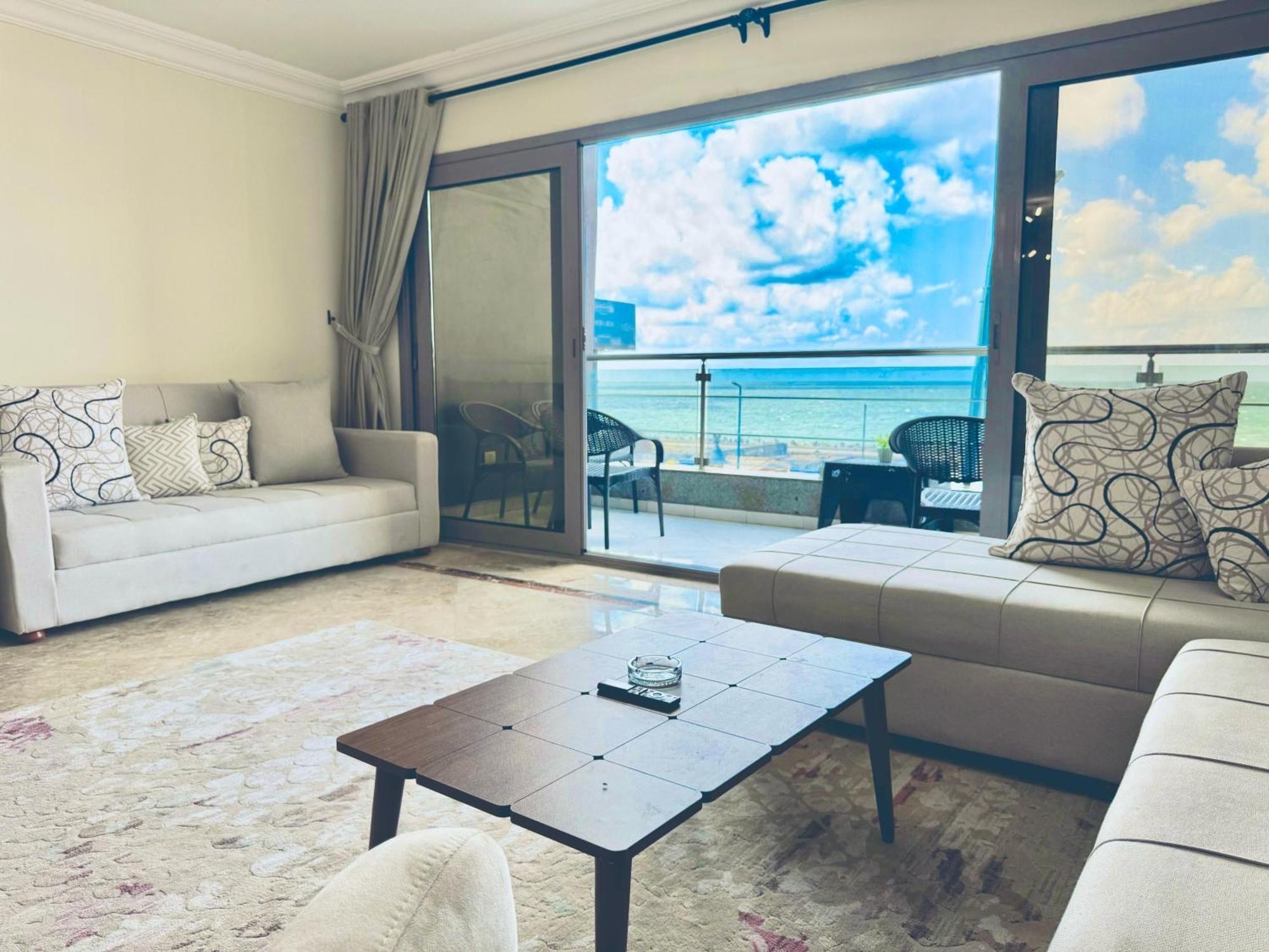 Beautiful Apartment with Sea View Balcony