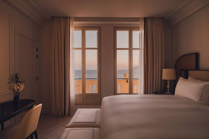 A quiet room with beautiful view